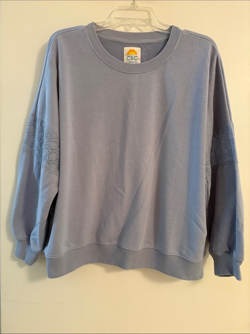 😳 Eyelet-Sleeve Sweatshirt